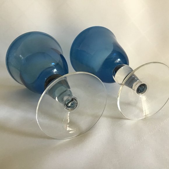 Pair Handblown Glass Wine Goblets Glasses Blue with Clear Base - Picture 3 of 5